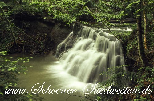 Wasserfall an der Klingenmühle bei Welzheim im Schwäbisch Fränkischen Wald.