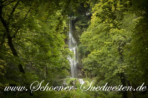 Der Uracher Wasserfall: ein beeindruckendes Naturschauspiel.
