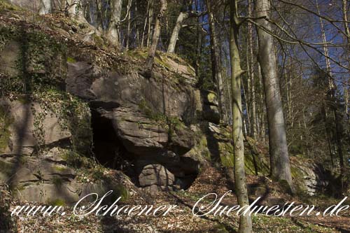 EIne Steilwand in unmittelbarer Näher der Bruderhöhle oberhalb des Nagoldtals.